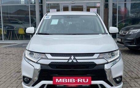 Mitsubishi Outlander III рестайлинг 3, 2022 год, 2 950 000 рублей, 3 фотография