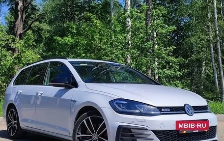 Volkswagen Golf VII, 2018 год, 2 425 000 рублей, 3 фотография