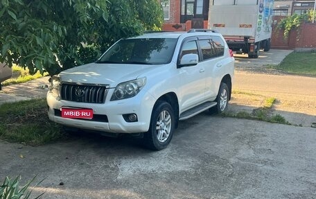 Toyota Land Cruiser Prado 150 рестайлинг 2, 2011 год, 3 200 000 рублей, 1 фотография