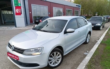 Volkswagen Jetta VI, 2013 год, 990 000 рублей, 2 фотография