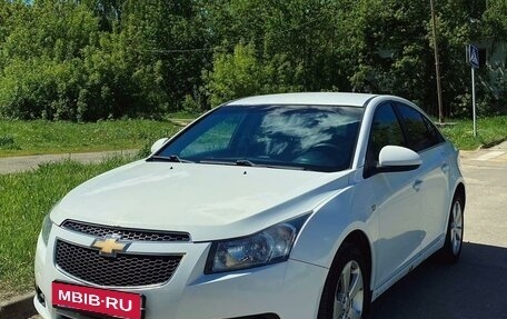 Chevrolet Cruze II, 2010 год, 700 000 рублей, 1 фотография