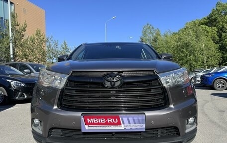 Toyota Highlander III, 2014 год, 2 499 000 рублей, 4 фотография