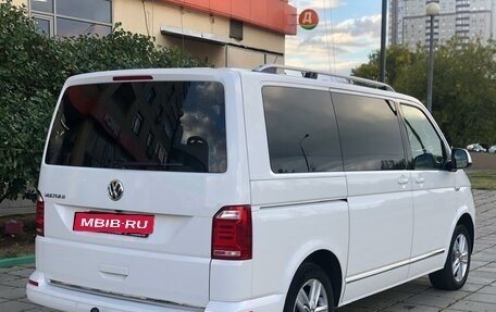 Volkswagen Multivan T6 рестайлинг, 2019 год, 4 300 000 рублей, 4 фотография