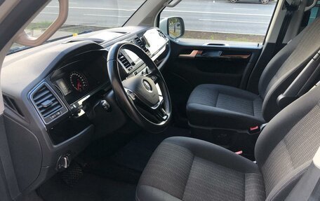 Volkswagen Multivan T6 рестайлинг, 2019 год, 4 300 000 рублей, 7 фотография