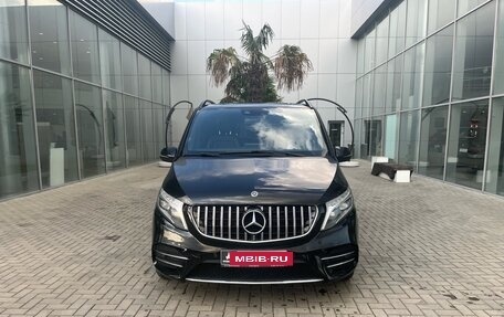 Mercedes-Benz V-Класс, 2018 год, 5 100 000 рублей, 3 фотография