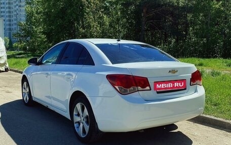 Chevrolet Cruze II, 2010 год, 700 000 рублей, 8 фотография