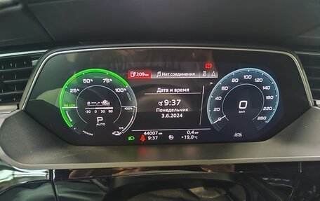 Audi e-tron I, 2019 год, 4 950 000 рублей, 2 фотография