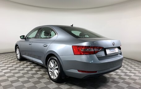 Skoda Superb III рестайлинг, 2017 год, 1 850 000 рублей, 7 фотография