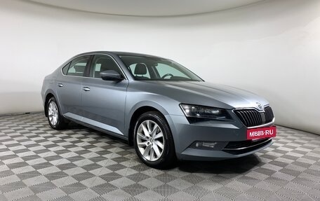 Skoda Superb III рестайлинг, 2017 год, 1 850 000 рублей, 3 фотография