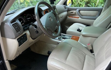 Toyota Land Cruiser 100 рестайлинг 2, 2005 год, 2 700 000 рублей, 5 фотография