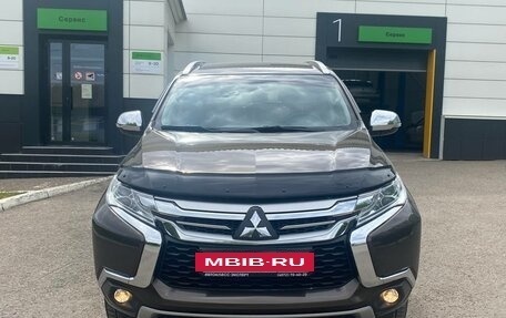 Mitsubishi Pajero Sport III рестайлинг, 2017 год, 2 800 000 рублей, 3 фотография