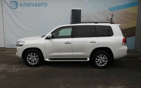 Toyota Land Cruiser 200, 2017 год, 6 140 000 рублей, 5 фотография