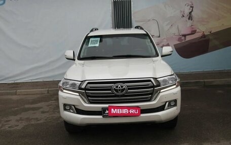 Toyota Land Cruiser 200, 2017 год, 6 140 000 рублей, 3 фотография