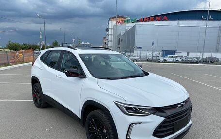 Chevrolet Tracker, 2022 год, 2 350 000 рублей, 3 фотография