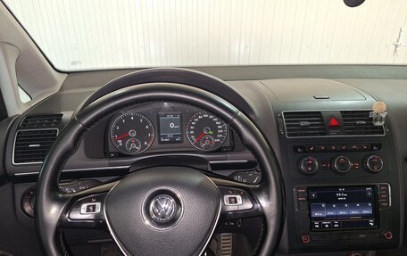 Volkswagen Touran III, 2012 год, 999 900 рублей, 12 фотография