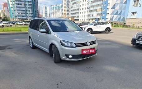 Volkswagen Touran III, 2012 год, 999 900 рублей, 5 фотография