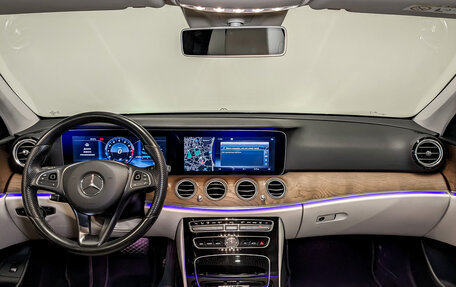 Mercedes-Benz E-Класс, 2017 год, 3 700 000 рублей, 16 фотография