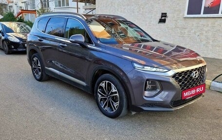 Hyundai Santa Fe III рестайлинг, 2018 год, 3 550 000 рублей, 3 фотография