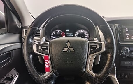 Mitsubishi Pajero Sport III рестайлинг, 2018 год, 3 400 000 рублей, 10 фотография