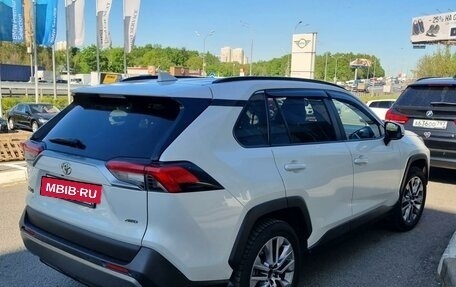 Toyota RAV4, 2021 год, 3 600 000 рублей, 3 фотография