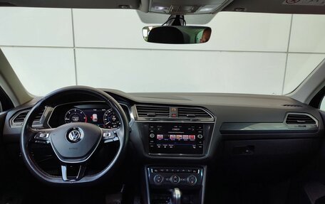 Volkswagen Tiguan II, 2017 год, 2 700 000 рублей, 13 фотография