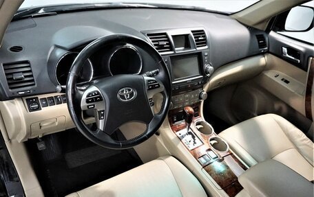 Toyota Highlander III, 2011 год, 2 049 000 рублей, 8 фотография