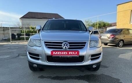 Volkswagen Touareg III, 2008 год, 1 370 000 рублей, 2 фотография