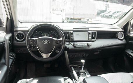 Toyota RAV4, 2018 год, 3 099 000 рублей, 6 фотография