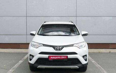 Toyota RAV4, 2018 год, 3 099 000 рублей, 3 фотография