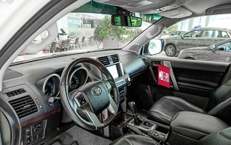 Toyota Land Cruiser Prado 150 рестайлинг 2, 2012 год, 3 346 000 рублей, 16 фотография