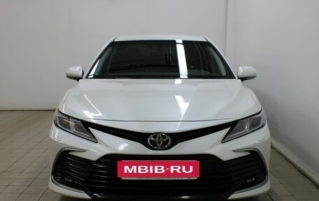 Toyota Camry, 2021 год, 3 450 000 рублей, 2 фотография