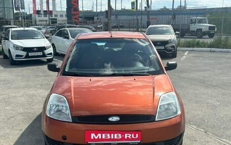 Ford Fiesta, 2004 год, 399 000 рублей, 2 фотография