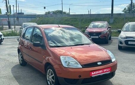 Ford Fiesta, 2004 год, 399 000 рублей, 3 фотография