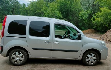 Renault Kangoo II рестайлинг, 2015 год, 1 300 000 рублей, 1 фотография