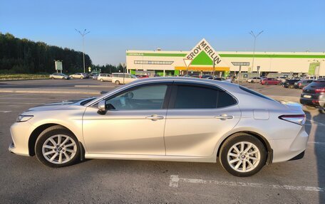 Toyota Camry, 2021 год, 2 900 000 рублей, 4 фотография