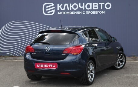 Opel Astra J, 2011 год, 743 000 рублей, 2 фотография