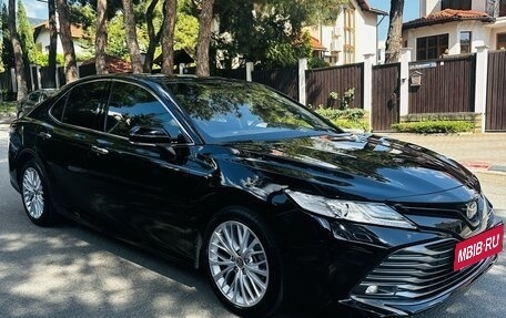 Toyota Camry, 2018 год, 3 250 000 рублей, 1 фотография