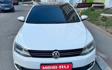 Volkswagen Jetta VI, 2012 год, 1 250 000 рублей, 1 фотография