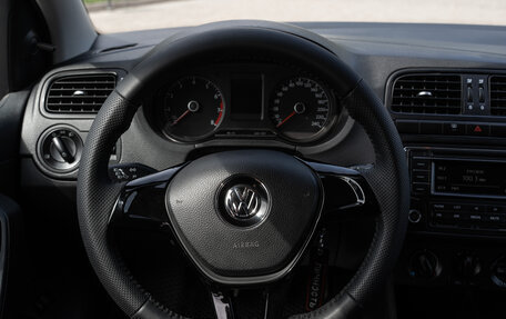 Volkswagen Polo VI (EU Market), 2015 год, 900 000 рублей, 12 фотография