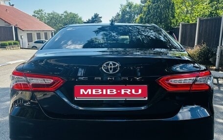 Toyota Camry, 2018 год, 3 250 000 рублей, 4 фотография