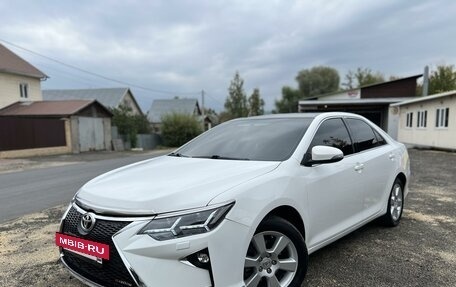 Toyota Camry, 2016 год, 1 850 000 рублей, 10 фотография