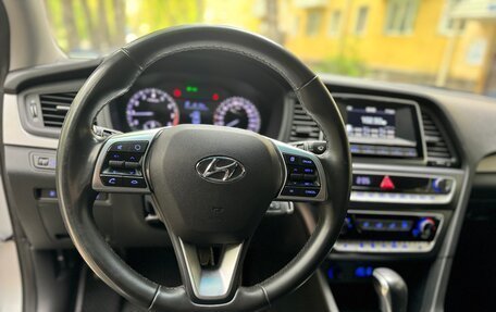 Hyundai Sonata VII, 2019 год, 1 820 000 рублей, 10 фотография