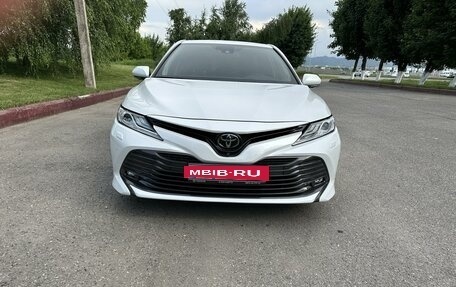Toyota Camry, 2020 год, 4 000 000 рублей, 5 фотография