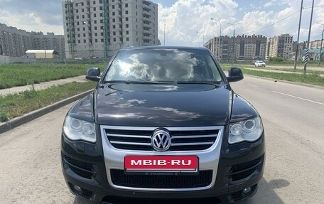 Volkswagen Touareg III, 2008 год, 1 670 000 рублей, 2 фотография