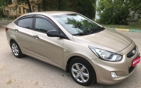 Hyundai Solaris II рестайлинг, 2011 год, 795 000 рублей, 1 фотография