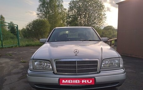 Mercedes-Benz C-Класс, 1997 год, 670 000 рублей, 4 фотография