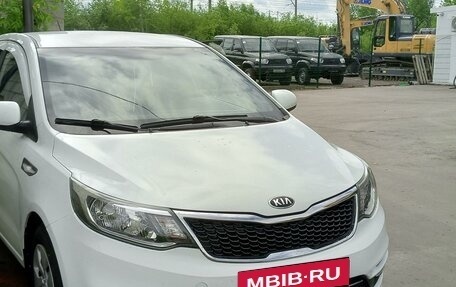 KIA Rio III рестайлинг, 2015 год, 730 000 рублей, 2 фотография