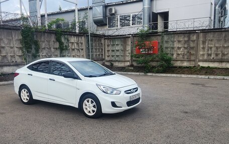 Hyundai Solaris II рестайлинг, 2013 год, 655 000 рублей, 2 фотография