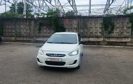 Hyundai Solaris II рестайлинг, 2013 год, 655 000 рублей, 3 фотография