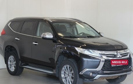 Mitsubishi Pajero Sport III рестайлинг, 2018 год, 2 500 000 рублей, 3 фотография